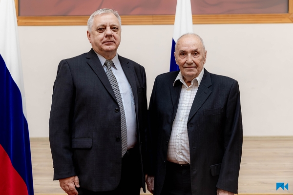 Лебедев  Владимир  Анатольевич и Прибылов  Анатолий  Алекеевич на вручении госнаград  /   9 июня 2026 года  /  Источник:  &copy;  2026  Пресс-служба Минобрнауки России