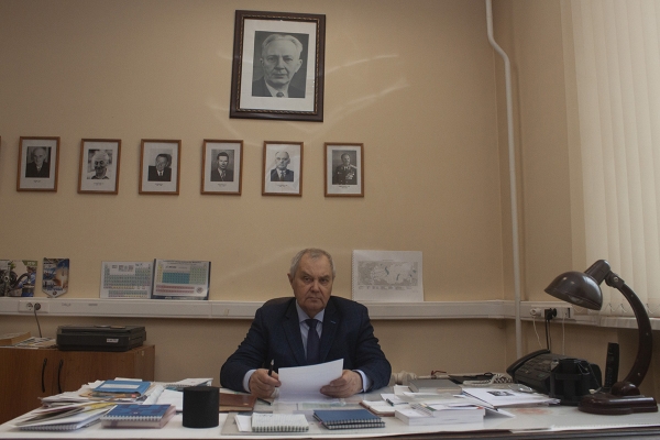 Доктор физико-математических наук, заведующий лабораторией сорбционных процессов ИФХЭ РАН Анатолий Алексеевич Фомкин / Фото: &copy; 2026 Ольга Макарова, ИФХЭ РАН